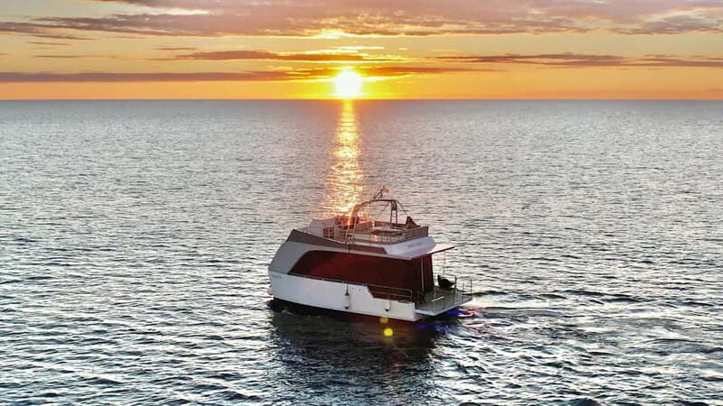 Valencia: Luxury boat ride with captain, drinks, and private bathroom - The Itinerary and Experience