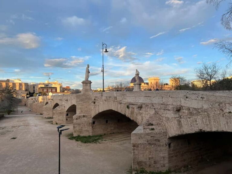 Valencia: Roman Heritage tour with Tapas & Beer! - The Tapas & Beer Break