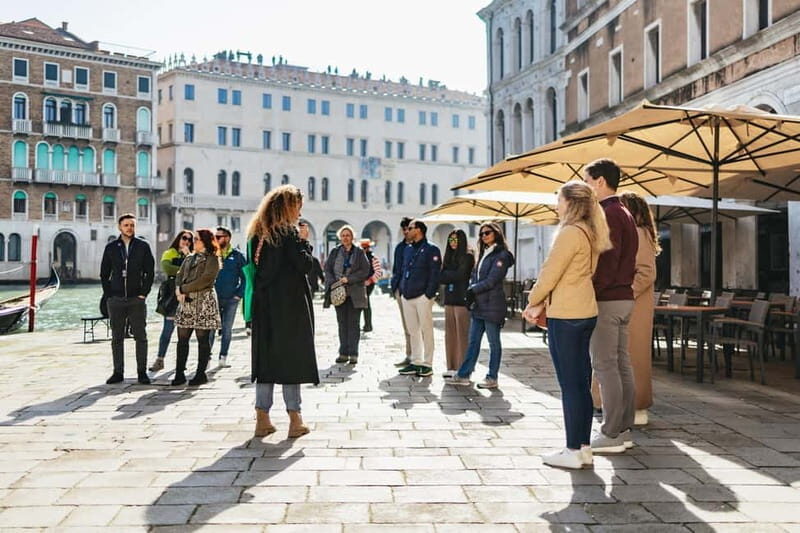 Venice: City Highlights Tour with St Mark's and Gondola Ride - The Experience of the Guides and the Group