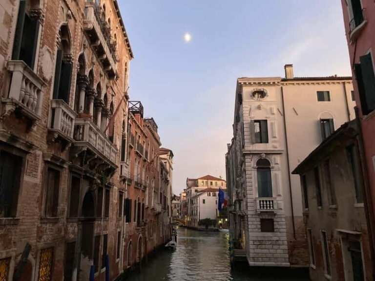 Venice: Crimes, Legends, and Mysteries Sunset Tour - A Closer Look at the Experience