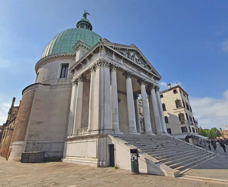 Venice: Crowds-free Early Morning City Center Guided Tour - The Practical Side: What to Expect