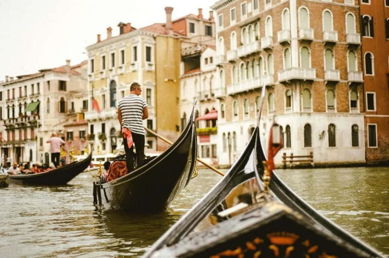 VENICE: Gondola Ride with Local Guide - Who Would Enjoy This Tour?