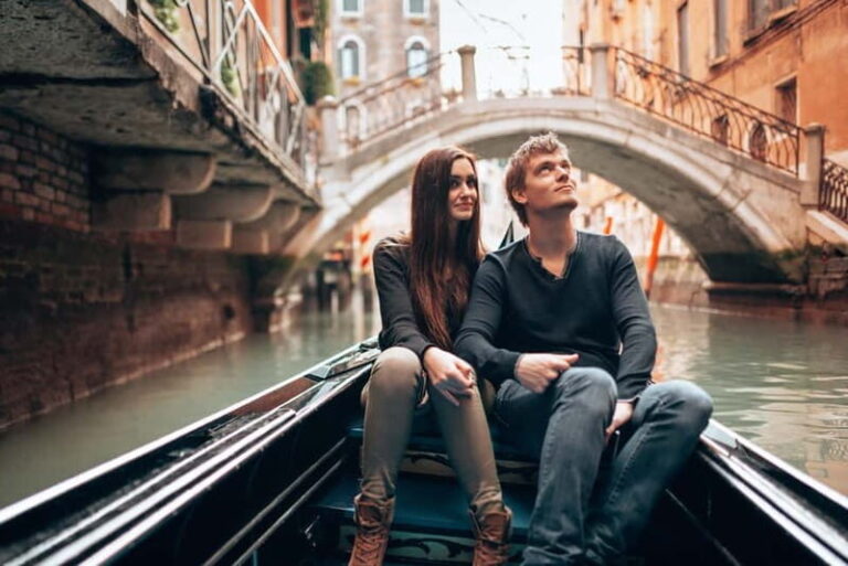 Venice: Private Gondola Ride with Personal Photographer - Key Points