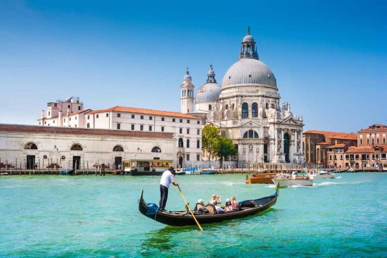 Venice: Saint Mark's Basilica Guided Tour with Gondola Ride - Discovering the Basilica: What to Expect