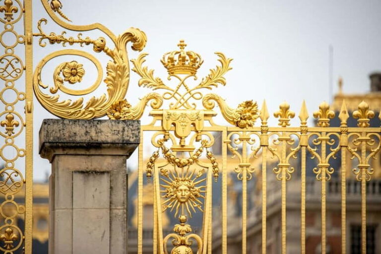 Versailles Palace Guided Experience and Gardens Entry 10 PPL - How Does the Price Reflect the Experience?