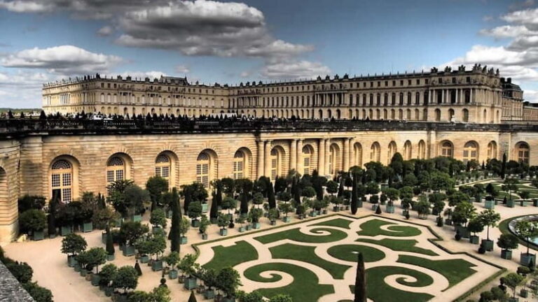 Versailles: Skip-the-Line Palace and Gardens Entry Ticket - The Experience: What to Expect at Versailles