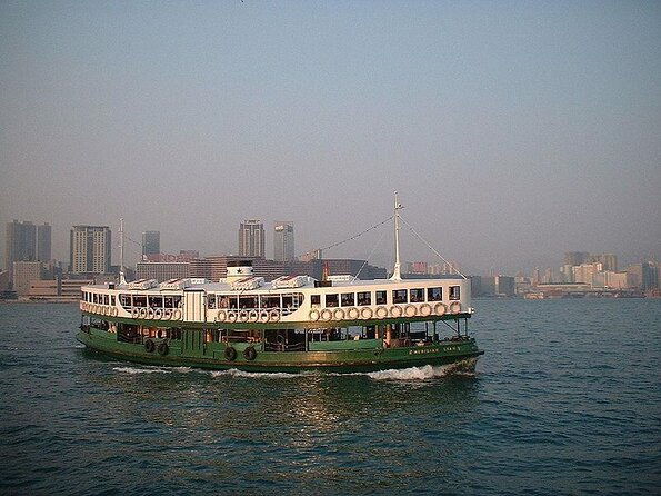 Victoria Harbour Yacht Night Cruise - DREAMER - A Review of the Victoria Harbour Yacht Night Cruise - DREAMER