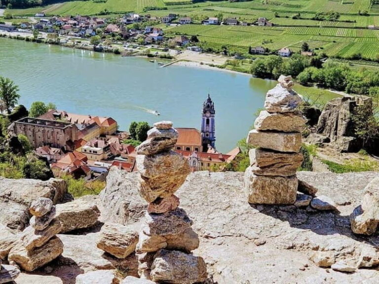 Vienna: Private Wachau tour to Dürnstein and Melk - Itinerary Breakdown: What to Expect