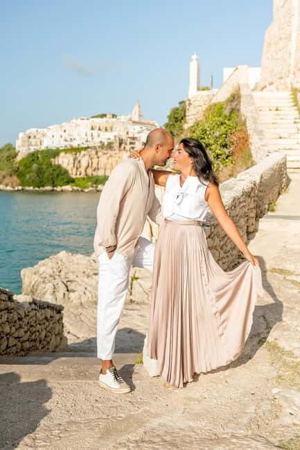 Vieste: a couple's photo tour at sunrise among romantic alleys and the sea. - What the Tour Entails