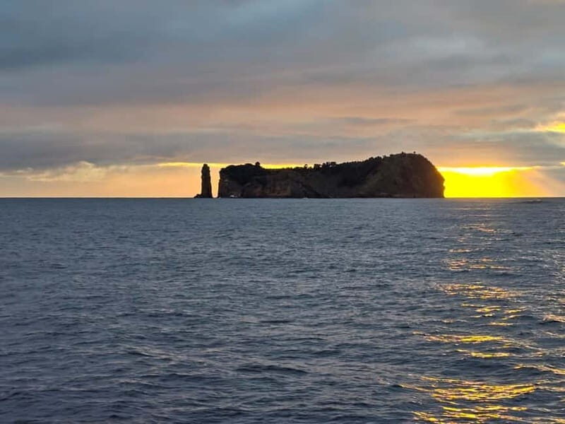 Vila Franca do Campo: Sunset Boat Tour with Drink and Cake - The Highlights of the Trip