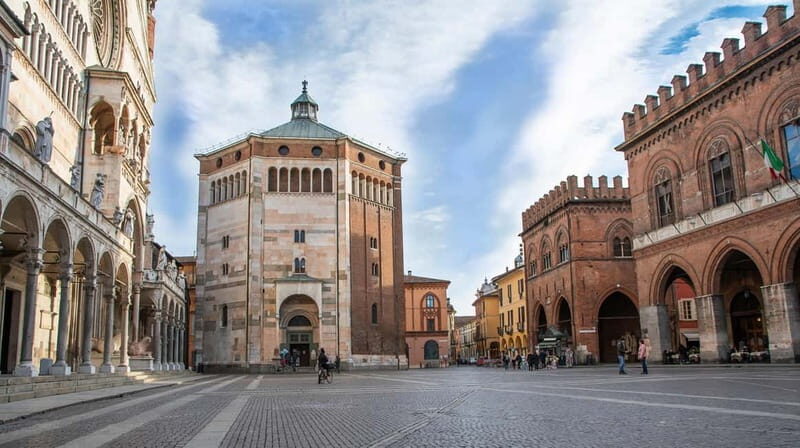 VIP Experience to Cremona with Luxury Transfer - Exploring Cremona’s Historic Center
