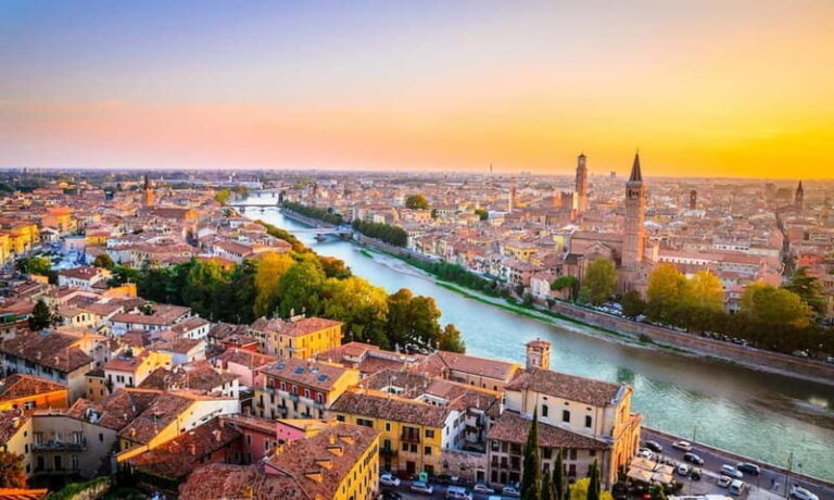 VIP Experience Verona, Mantua & Mincio River from Verona - Exploring Verona’s Historic Center