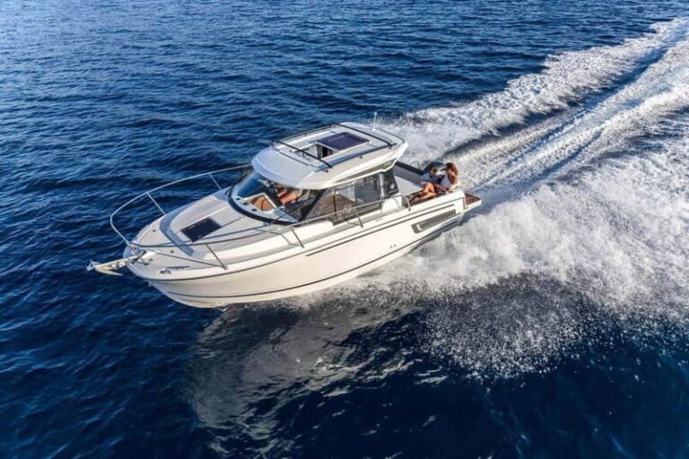 VIP Prague YachtBoat SPEED Experience: All-You-Can-Drink - Why This Tour Offers Great Value
