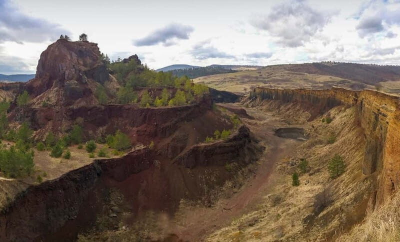 Viscri Saxon village, Extinct Volcano and Emerald Lake - Climbing the Rupea Citadel