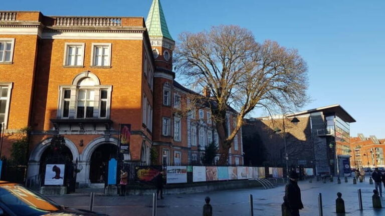 Visite guidée de Cork city en français avec guide - What to Expect from the Experience