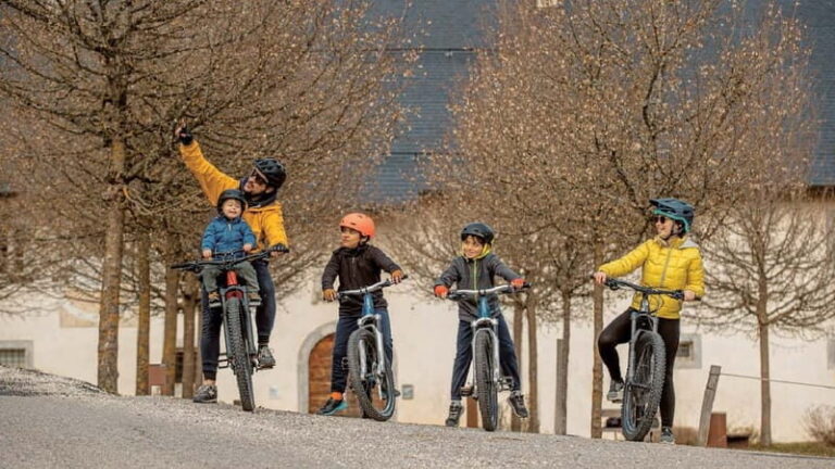 VTTAE rental in Chambéry - Savoie Grand Revard shuttle service - Practical Details and Tips for Your Ride