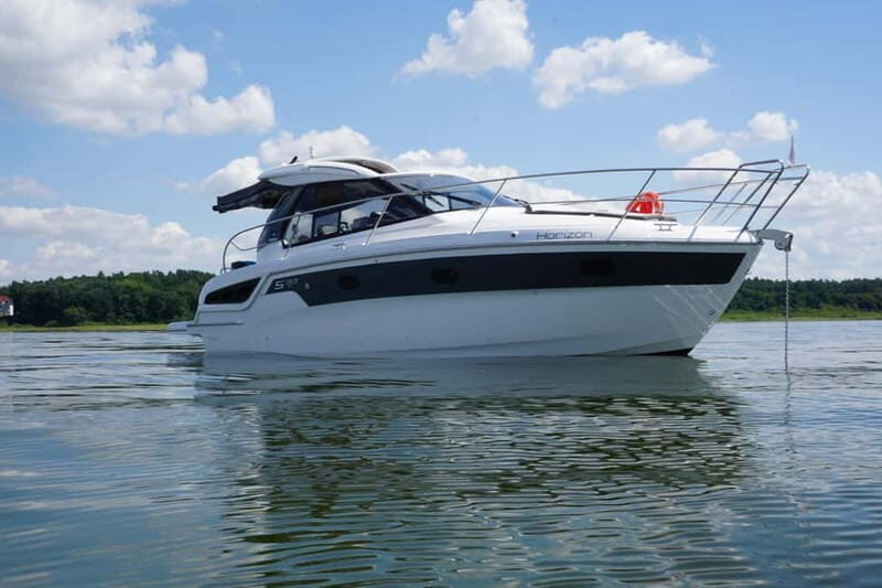 Waren (Müritz): Day cruise motor yacht with skipper - 8 hours - A closer look at the experience