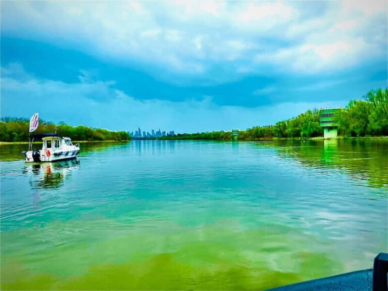 Warsaw: Explore the Vistula on Its Longest Speedboat Route - What to Expect from the Tour