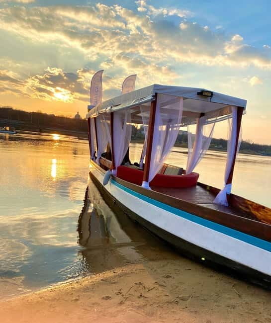 Warsaw: Romantic Cruise with ProseccoBirthdays & Proposals - Practical Details