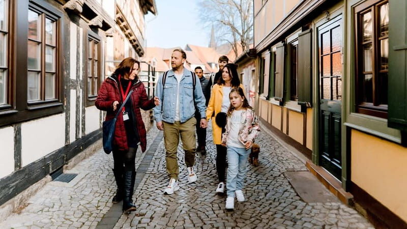 Wernigerode: Daily city tour "1000 steps around the town hall" - Discovering Iconic Sights