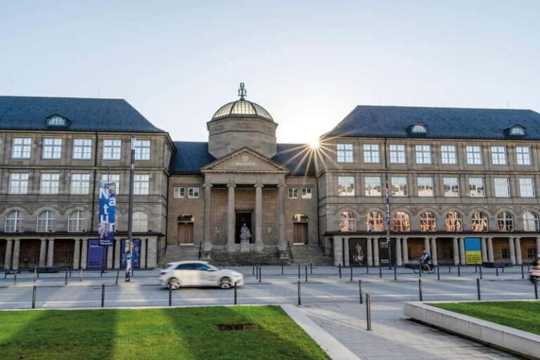 Wiesbaden: Cultural diversity - public tour - In-Depth Breakdown of the Itinerary