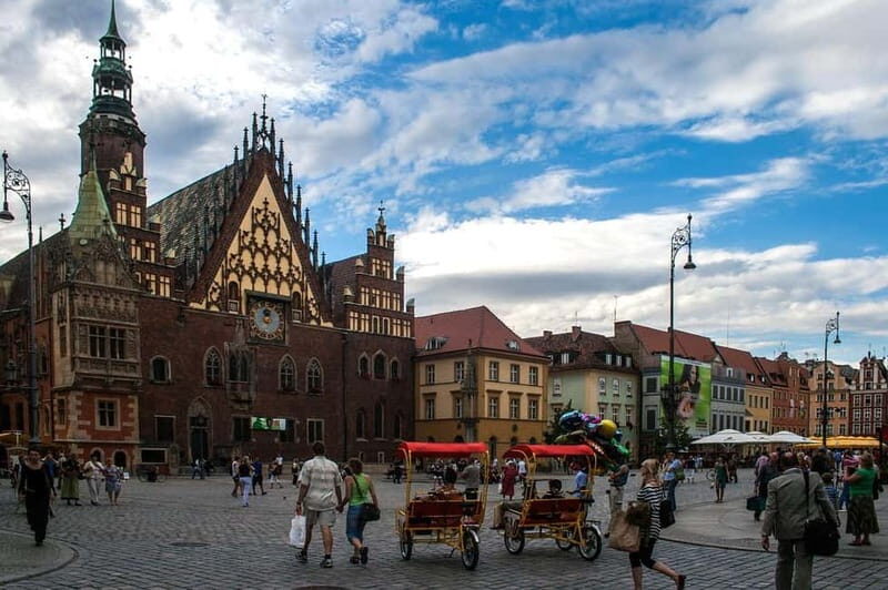Wroclaw: Old Town, Ostrów Tumski, and Dwarves Guided Tour - The Practical Side: What to Expect