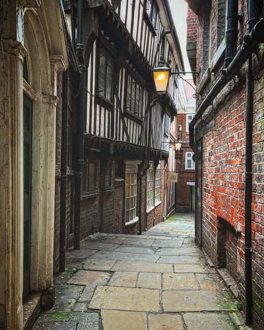 Yorks Snickelways Story Walking Tour - Authentic Insights from Reviews