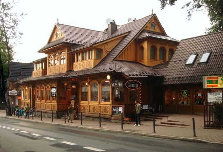 Zakopane Old Town Exclusive Walking Tour with Private Guide - A Guided Walk Through Zakopane’s Old Town