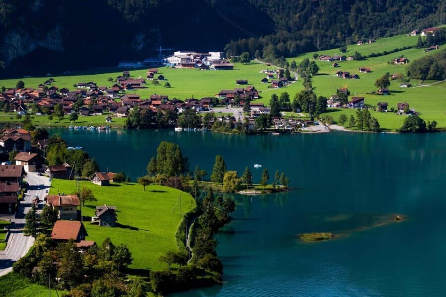 Zug: Express Walk with a Local in 60 minutes - The Value of a 60-Minute Guided Walk