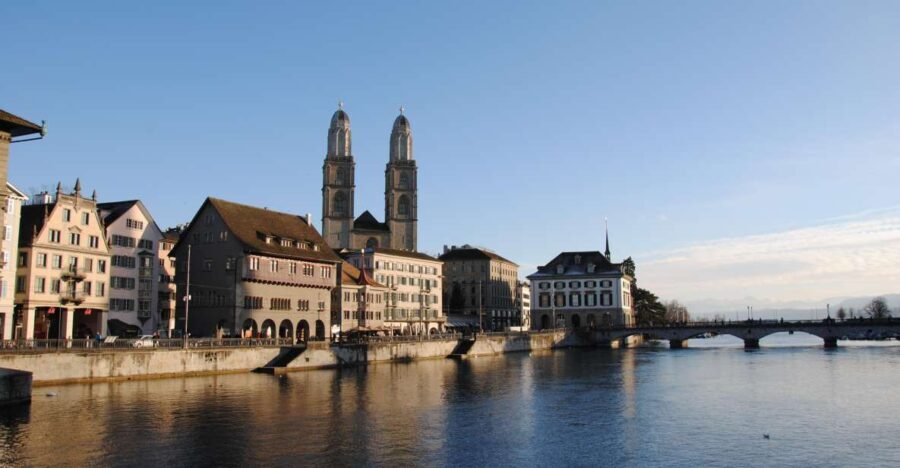 Zurich: 360° city walk including hidden spots - Why This Tour Offers Great Value