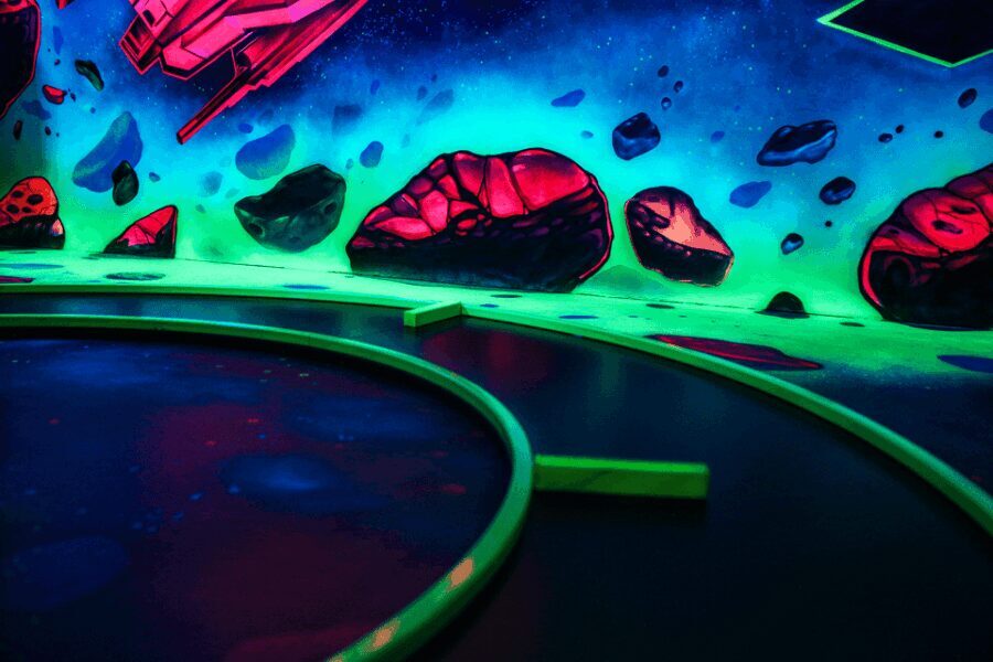 Zurich: Black Light Galaxy Minigolf - What Makes Black Light Galaxy Minigolf Special?