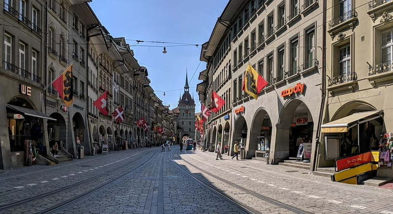Zurich : Guided walking tour with a local - Practical Details and Value