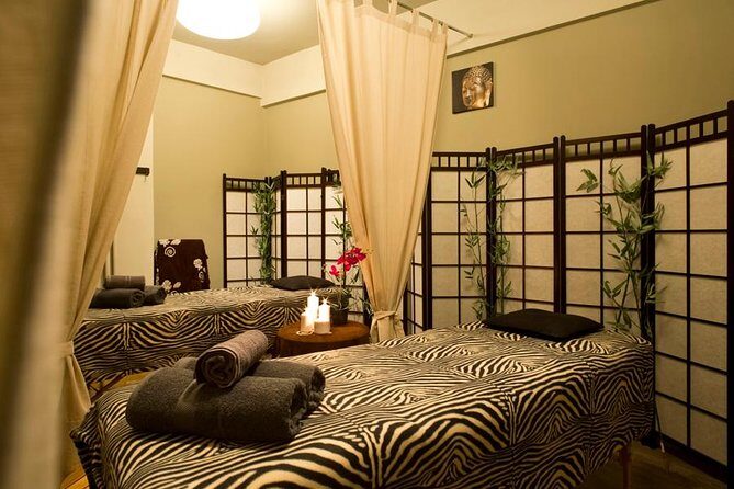 1-Hour Aroma Oil Massage plus 20-Minute Free Fish Pedi - Key Points
