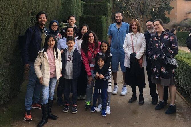 Alhambra Tour & ticket: Nasrid Palaces, Alcazaba & Generalife - Who Should Book This Tour?