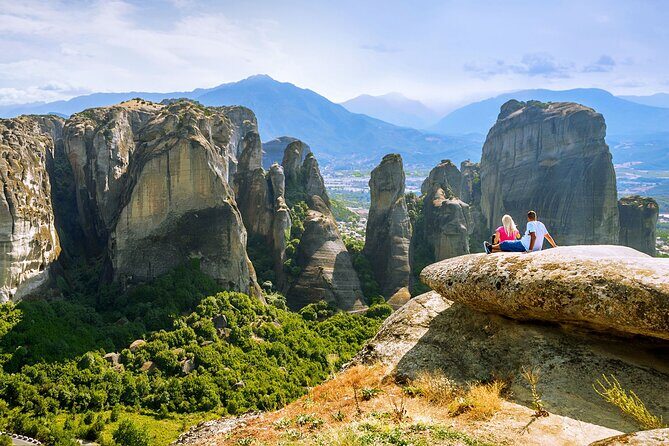 Athens: Meteora Monasteries Tour with Local Guide and Greek Lunch - Exploring Meteora’s Monasteries: A Closer Look
