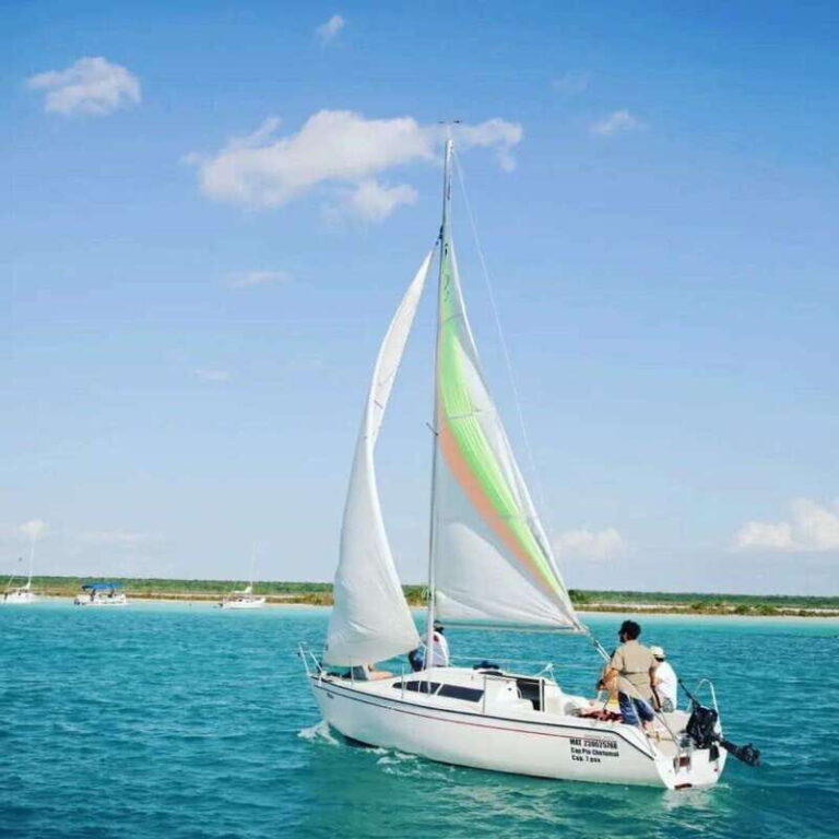 BACALAR! Tour en Velero Privado con bebidas incluidas - The Water and Food Experience