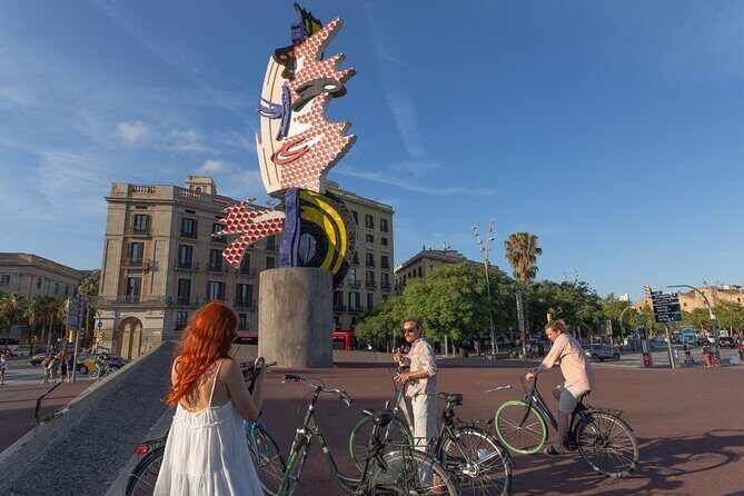Barcelona Bike Tour: Your First Time Highlights with Locals - The Itinerary in Detail