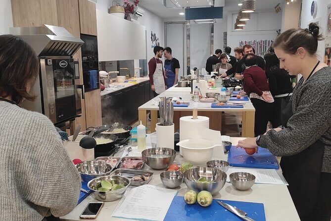 Basque Cuisine Class: Market Visit and Practical Class Castellano - Analyzing the Value