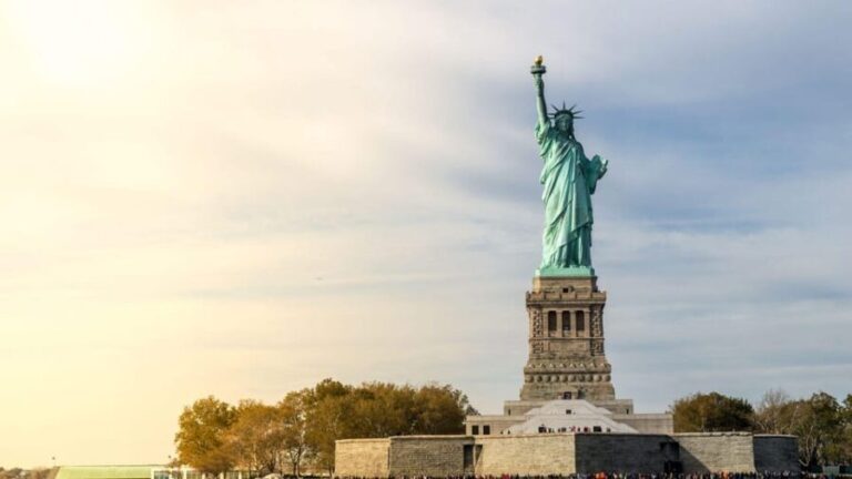 Best of New York City: Private Walking Tour with Local - Exploring the Tour: A Detailed Breakdown