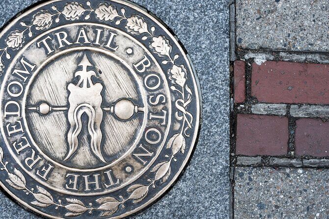 Boston Historic Pubs with Food & Drink, Ferry & Walking Tour - Historic Taverns and Food Stops