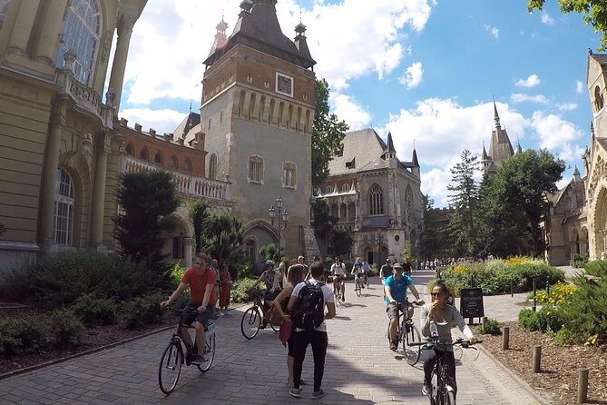 Budapest Bike Tour with Hungarian Goulash - The Experience from a Traveler’s Perspective