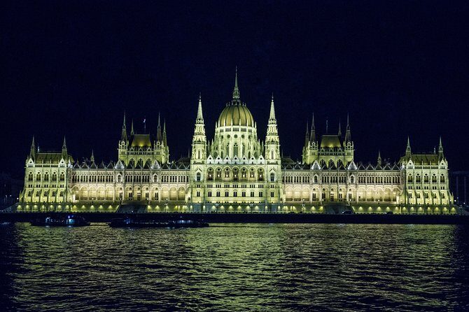 Budapest Night Walking Tour with Danube River Cruise - The Itinerary in Detail