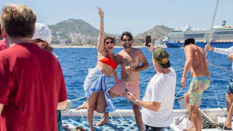 Cabo San Lucas: 4-Hour Snorkeling Cruise with Open Bar - The Experience in Detail: Snorkeling and Sightseeing