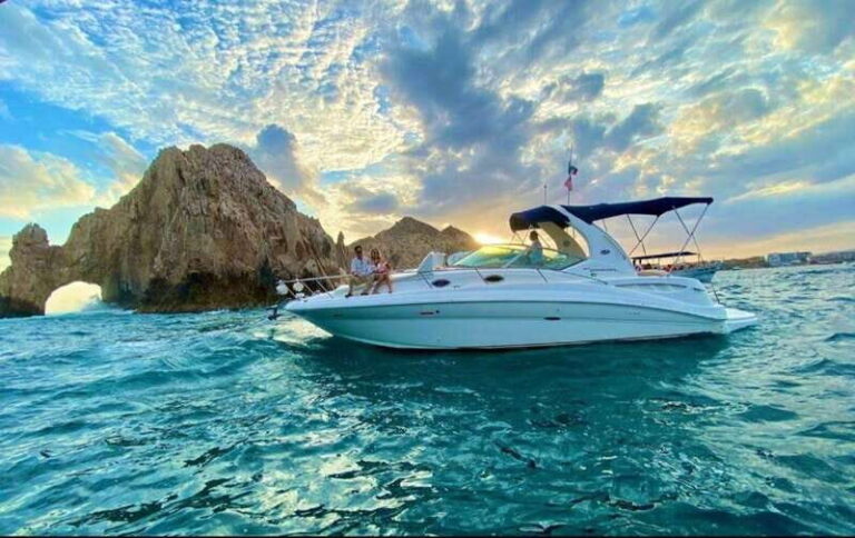 Cabos Private Yacht Tour, Water Activities, Lunch & Drinks - The Experience in Detail