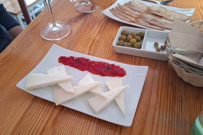 Cadiz Food Tour: Tapas, Drinks and Delights with a Local - Exploring Cádiz’s Culinary Delights: A Detailed Breakdown