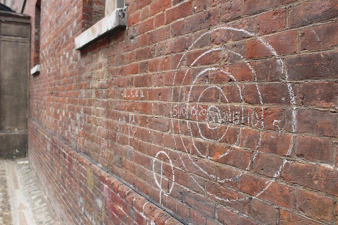 Call the Midwife Location Tour in Chatham - Guides: The Heart of the Experience