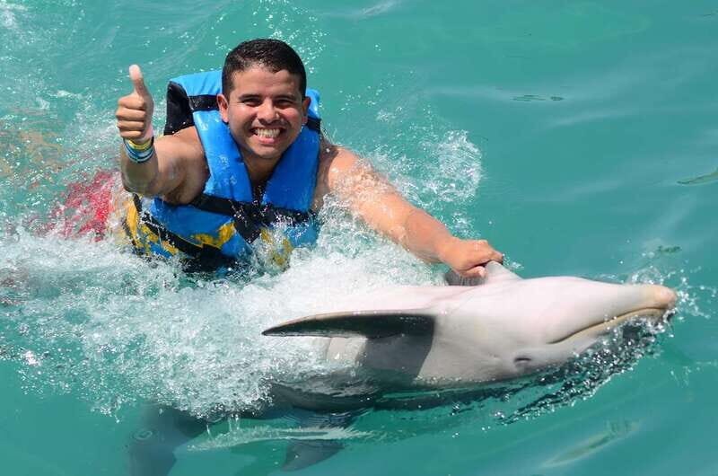 Cancún: Dolphin Swimming Program on Isla Mujeres with Buffet - The Full Experience: What to Expect