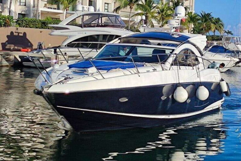 Cancun: Luxury Sunseeker 50 Yacht Charter to Isla Mujeres - The Experience in Detail