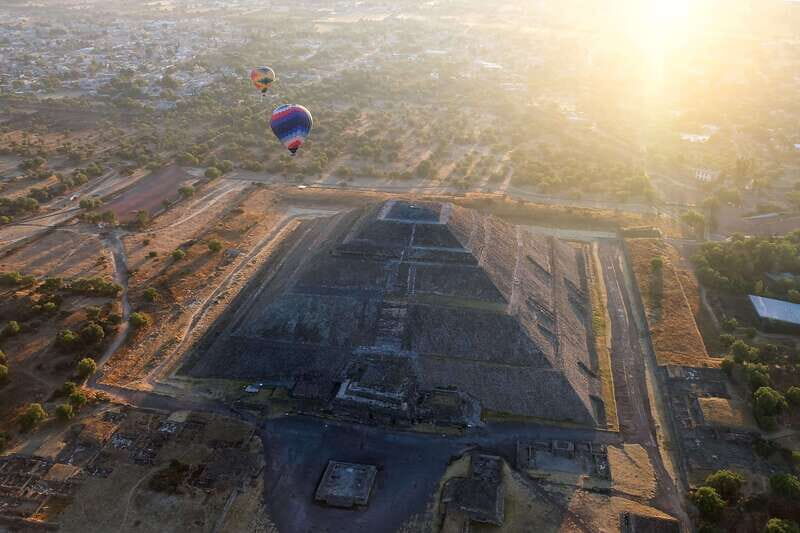 CDMX: Fly over the impressive pyramids of Teotihuacán in a hot air balloon - The Balloon Flight: A Truly Unique Perspective