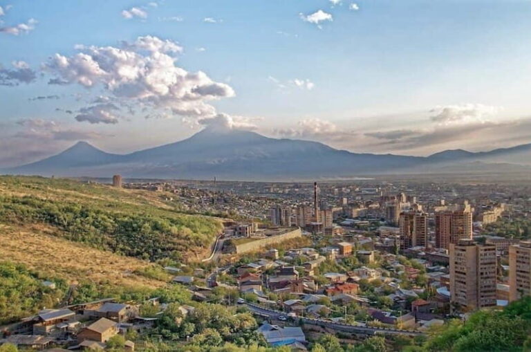 Day Trip from Tbilisi to Armenia: Sevan Dilijan and Yerevan - Exploring the Itinerary: What to Expect